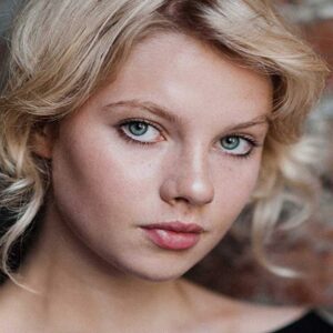 تصویر هنرمند Ella Newton