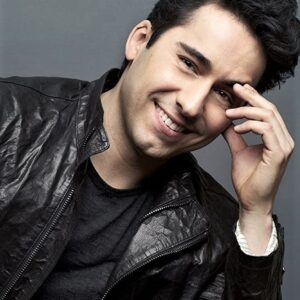 تصویر هنرمند John Lloyd Young