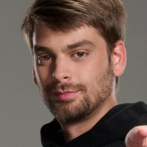 تصویر هنرمند Chandler Hallow