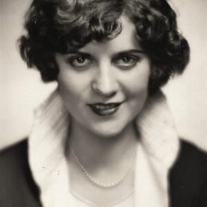 تصویر هنرمند Dorothy Gulliver