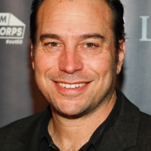 تصویر هنرمند Hank Steinberg