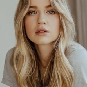 تصویر هنرمند Roan Curtis