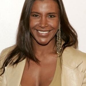 تصویر هنرمند Elisa Salinas