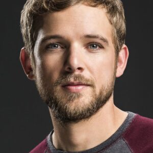 تصویر هنرمند Max Thieriot