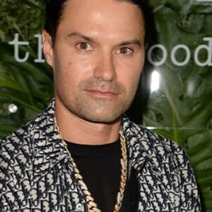 تصویر هنرمند Alec Monopoly