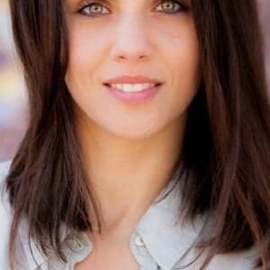 تصویر هنرمند Elizabeth Saint