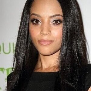 تصویر هنرمند Emily Bennett