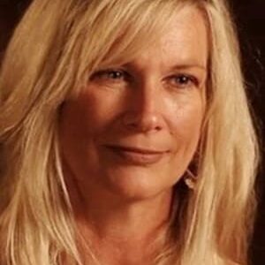 تصویر هنرمند Rebecca Wood