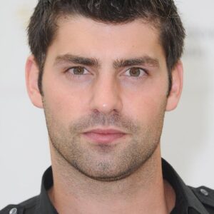 تصویر هنرمند Travis Milne