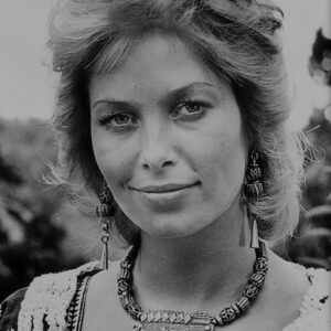 تصویر هنرمند Prunella Gee