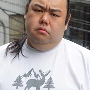 تصویر هنرمند Kazuya Yoshie