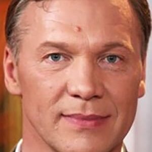 تصویر هنرمند Anatoli Zhuravlyov