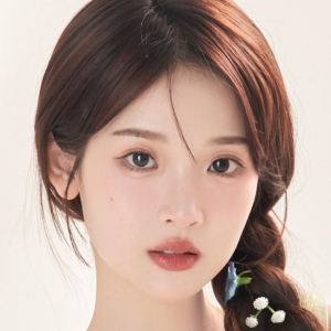 تصویر هنرمند Zhang Miaoyi