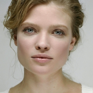 تصویر هنرمند Mélanie Thierry