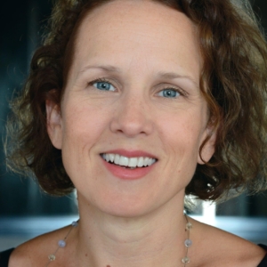 تصویر هنرمند Jennifer Dundas