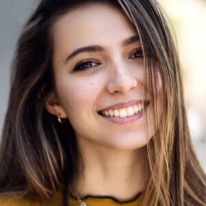 تصویر هنرمند Anjelica Bette Fellini