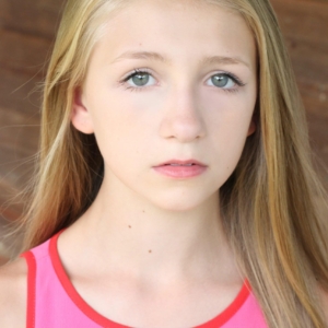 تصویر هنرمند Emma Rayne Lyle