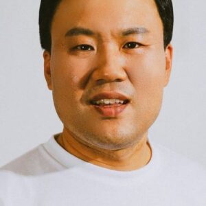 تصویر هنرمند Kim Yong-myung