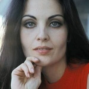 تصویر هنرمند Olga Karlatos