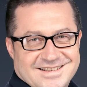 تصویر هنرمند Zeki Eker