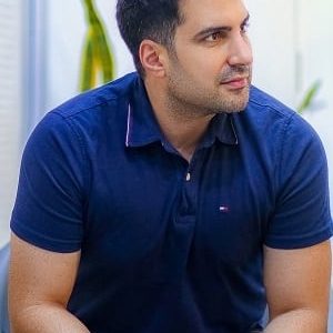 تصویر هنرمند Amir Hossein Mousavi