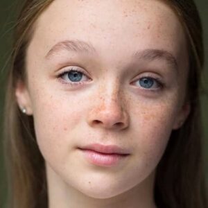 تصویر هنرمند Evie Allen