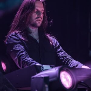 تصویر هنرمند Oliver Palotai