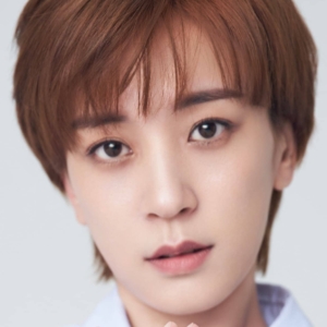 تصویر هنرمند Xie Xintong