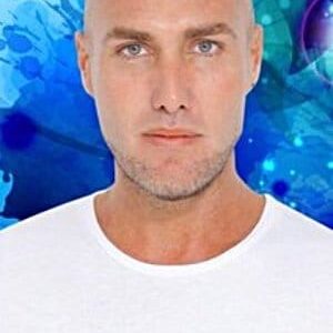 تصویر هنرمند Saruhan Sari