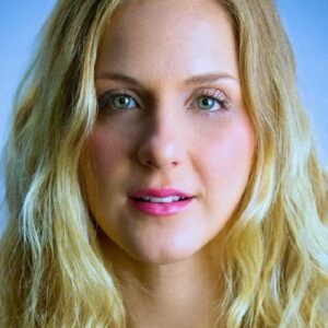 تصویر هنرمند Suzanne Dervish-Ali