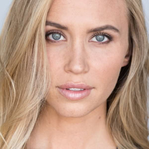 تصویر هنرمند Aqueela Zoll