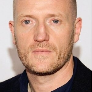 تصویر هنرمند Iain B. MacDonald