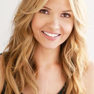 تصویر هنرمند Valerie Azlynn