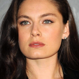 تصویر هنرمند Alexa Davalos
