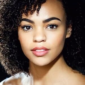 تصویر هنرمند Ella Martine