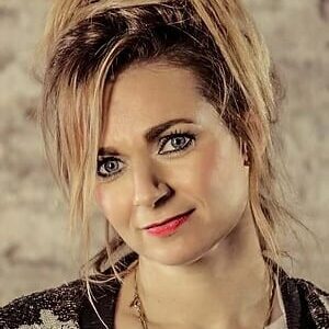 تصویر هنرمند Rebecca Crookshank