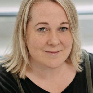 تصویر هنرمند Clare Barrett