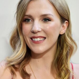 تصویر هنرمند Beattie Edmondson