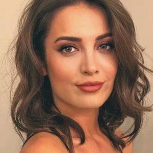 تصویر هنرمند İrem Sak