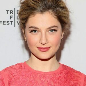 تصویر هنرمند Zoe Levin