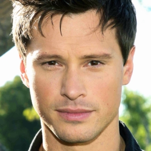 تصویر هنرمند Greg Hovanessian