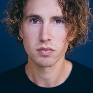 تصویر هنرمند Cameron Crosby