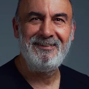 تصویر هنرمند Yaşar Üzer