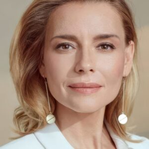 تصویر هنرمند Lyubov Tolkalina