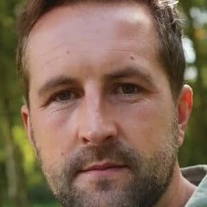 تصویر هنرمند Matt Crook