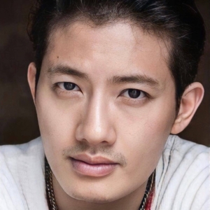 تصویر هنرمند Arak Amornsupasiri