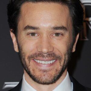 تصویر هنرمند Tom Pelphrey