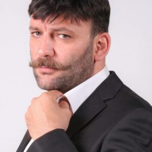 تصویر هنرمند İsmail Hakkı