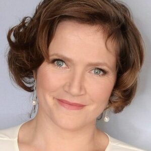 تصویر هنرمند Jessica Hynes