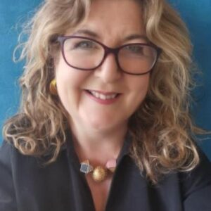 تصویر هنرمند Laura Hughes